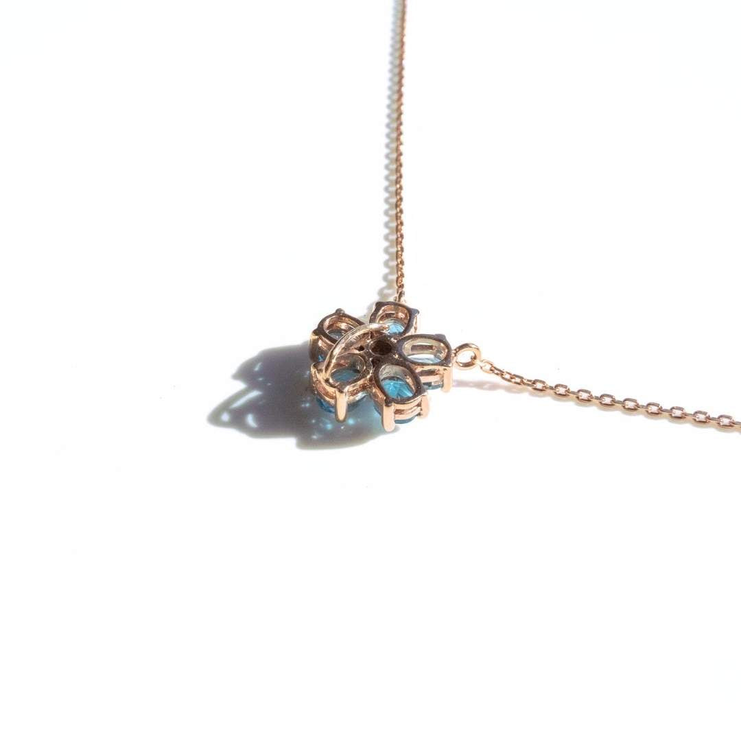 Flower Necklace – JEWEL PALETTE