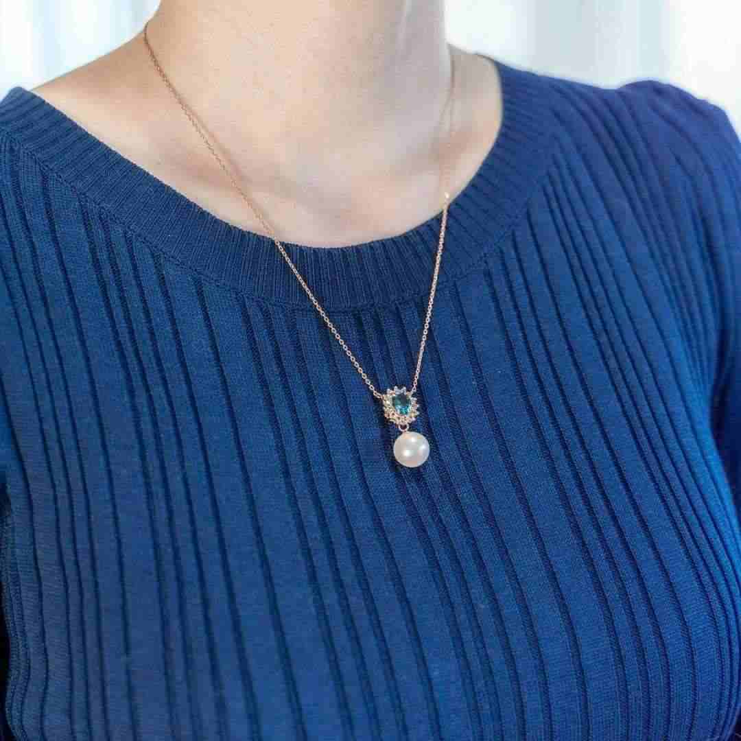 Oval Necklace